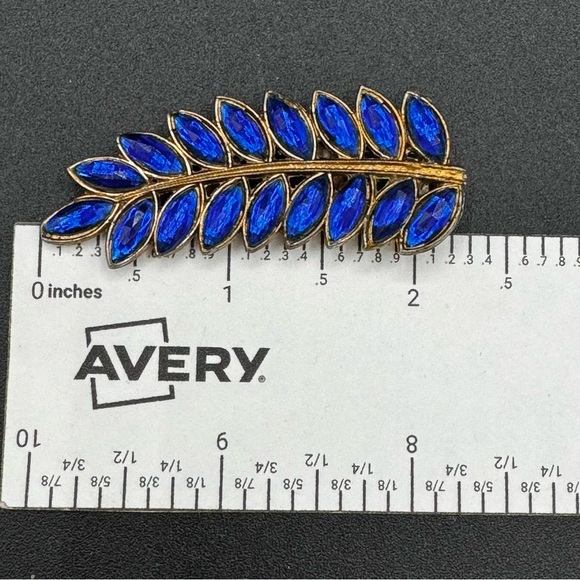 Vintage Signed Sapphire Blue Rhinestone and Gold Tone Leaf Dress Clip - Picture 3 of 12